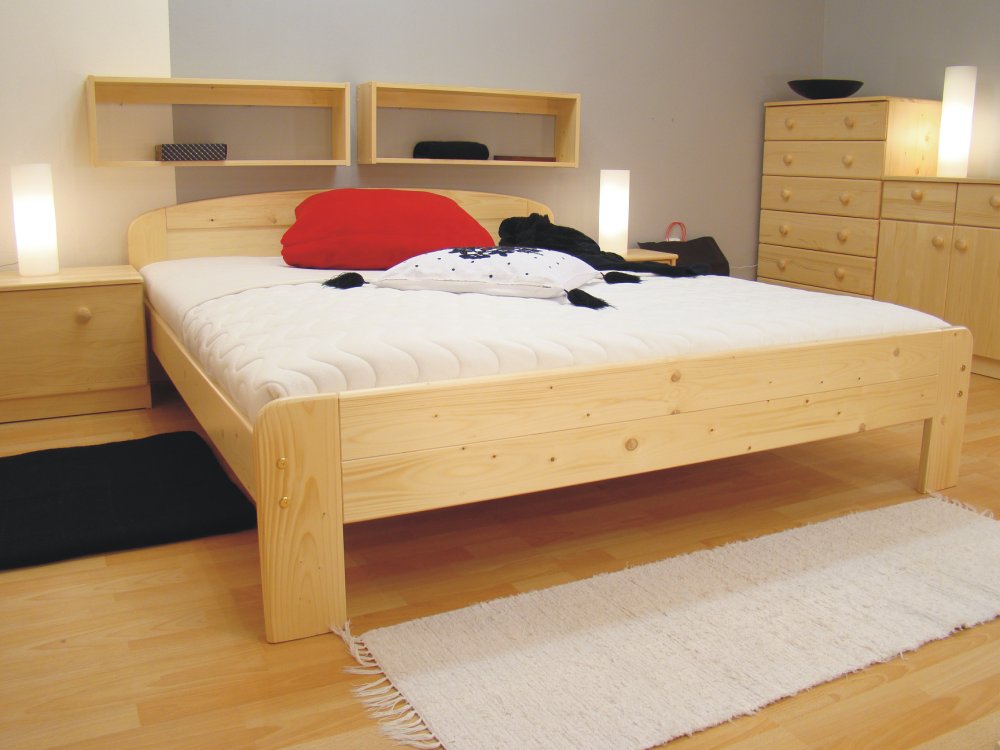 dřevěná dvoulůžková postel z masiv smrk GABRIELA NR