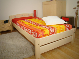 bytelná dětská postel z masivu FIJA NR