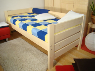 senior postel z masivu se zábranou NIKI V+V SENIOR