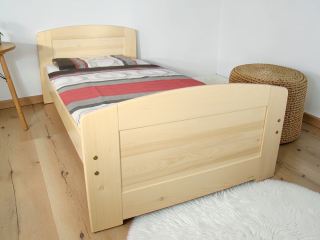 dřevěná postel masiv smrk PAVLA