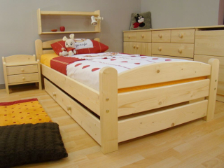 dřevěná levná postel masiv RADKA, bytelné jednolůžko
