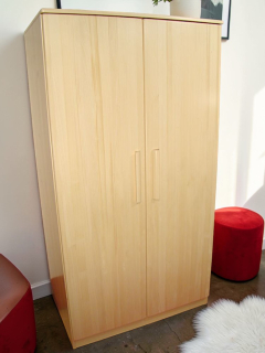 dřevěná šatní skříň z masivu ZAFI 170x90x58
